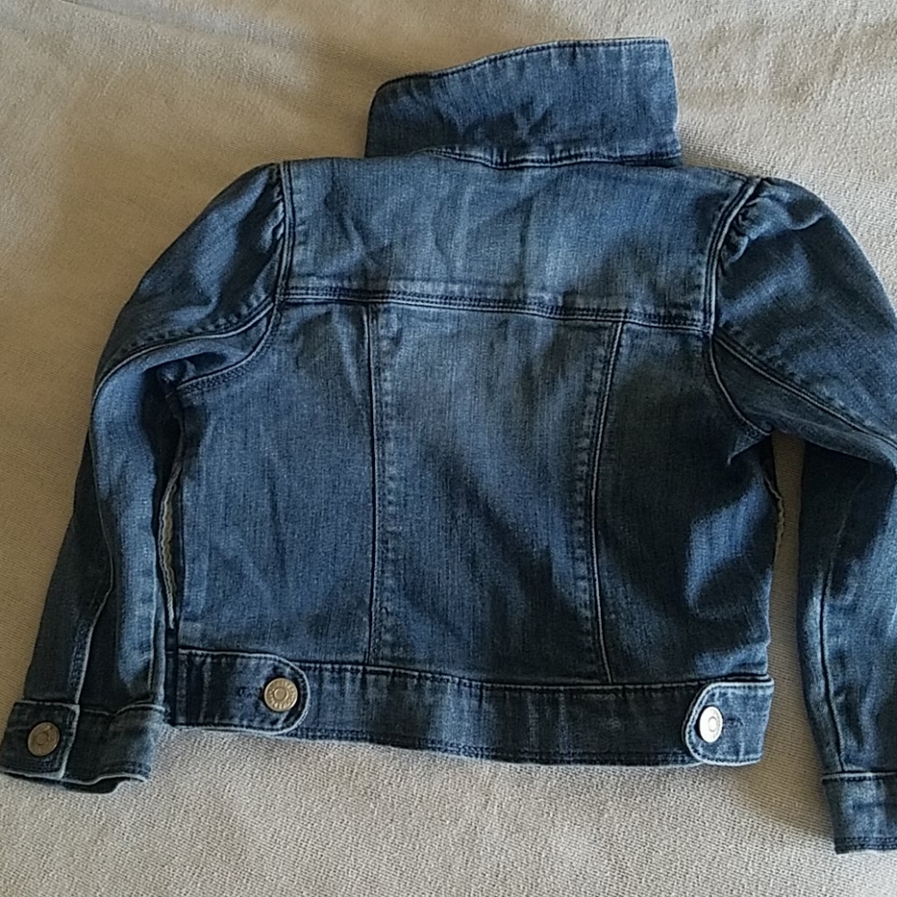 5-Piecee  4T-5T Jeans/Terry cloth bundle - Picture 6 of 16